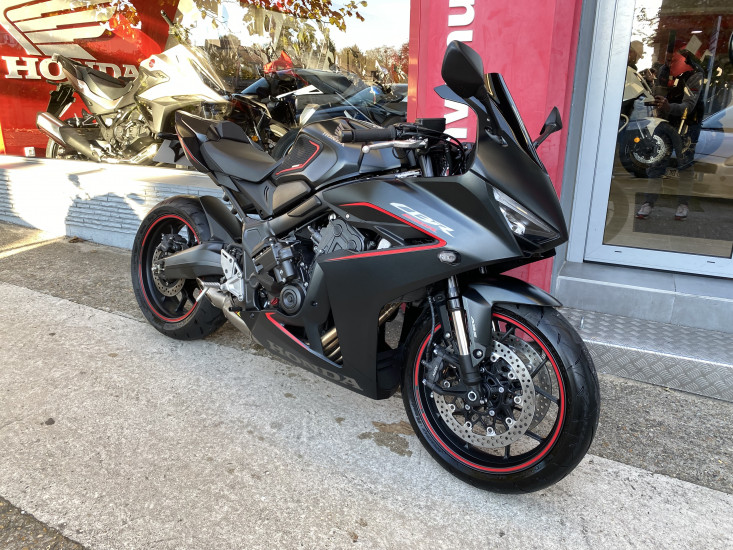 CBR 650 R E-CLUTCH AKRAPOVIC - CORBEIL-ESSONNES