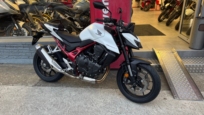 HORNET 750 BLANC/NOIR/GRIS - CORBEIL-ESSONNES