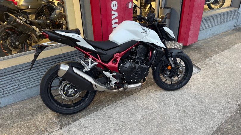 HORNET 750 BLANC/NOIR/GRIS - CORBEIL-ESSONNES