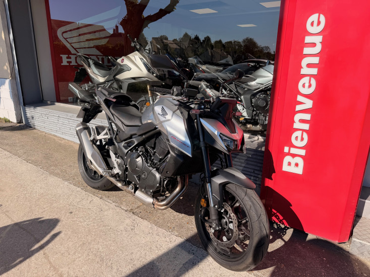 HORNET 750 - CORBEIL-ESSONNES